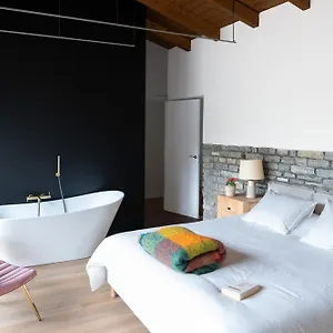 Kh Suites, Breakfast & Laundry Lb0530 Séjour chez l'habitant
